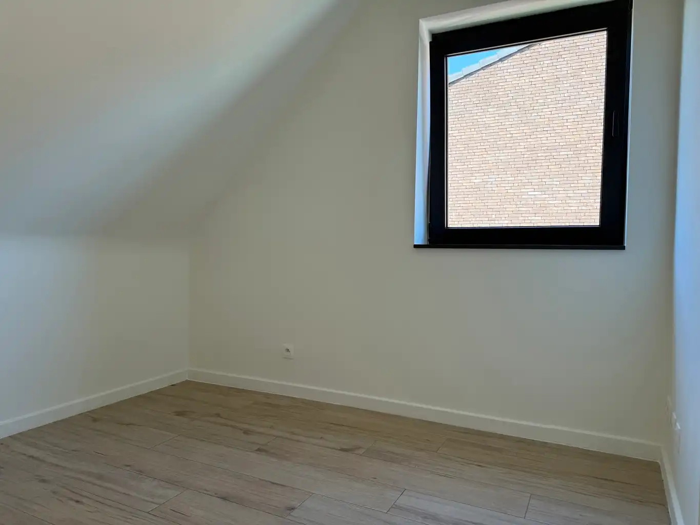 Duplex 1ste + 2de verd. met 2 slpks, terras en staanplaats foto 10
