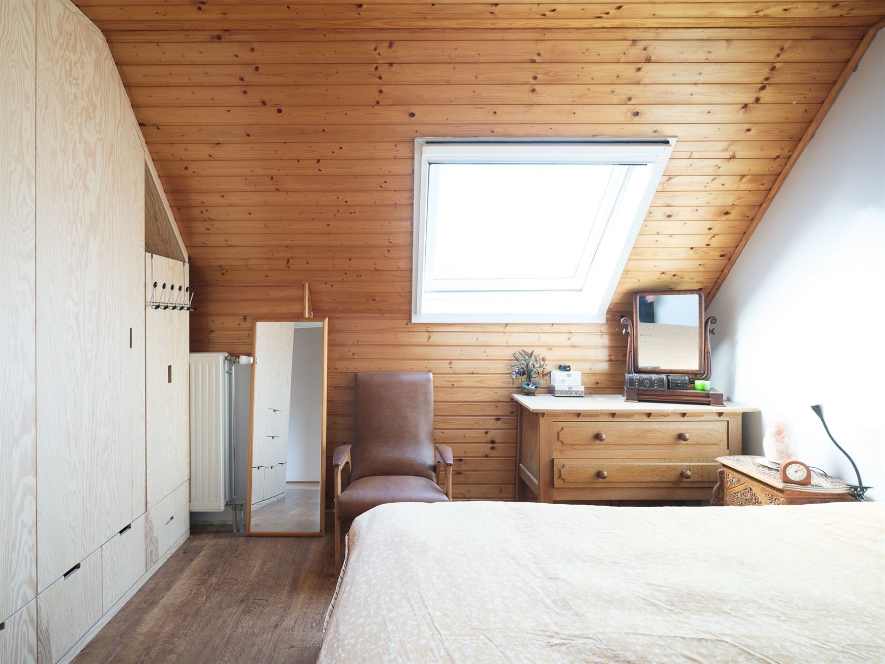 Gezinswoning met 3 slaapkamers, tuin, garage in rustige wijk bij Gent. foto 13