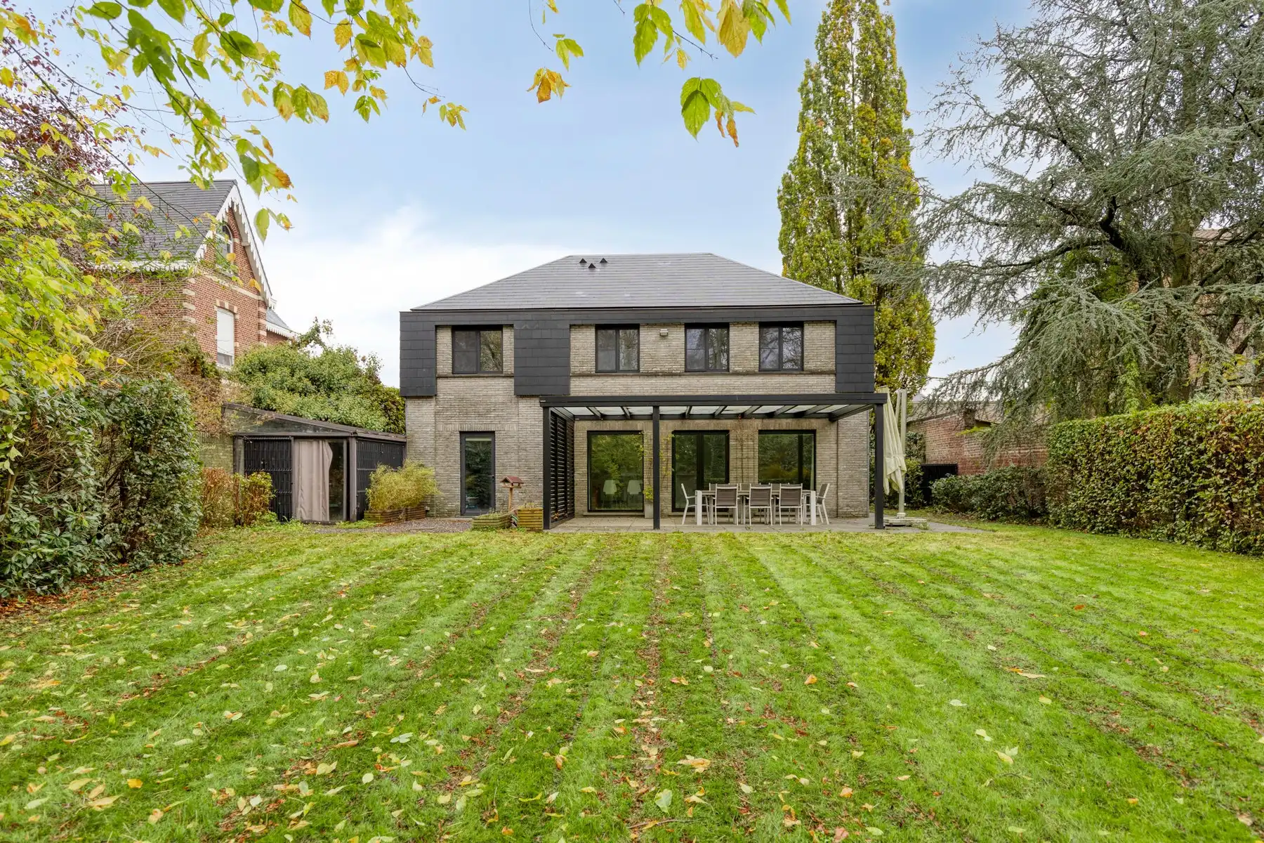 Uitzonderlijke villa met veel privacy en groen foto 22