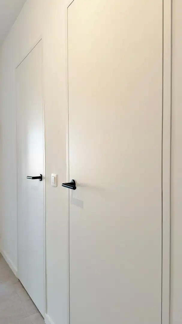 Stijlvol gerenoveerd appartement op toplocatie in het centrum van Ieper. foto 4