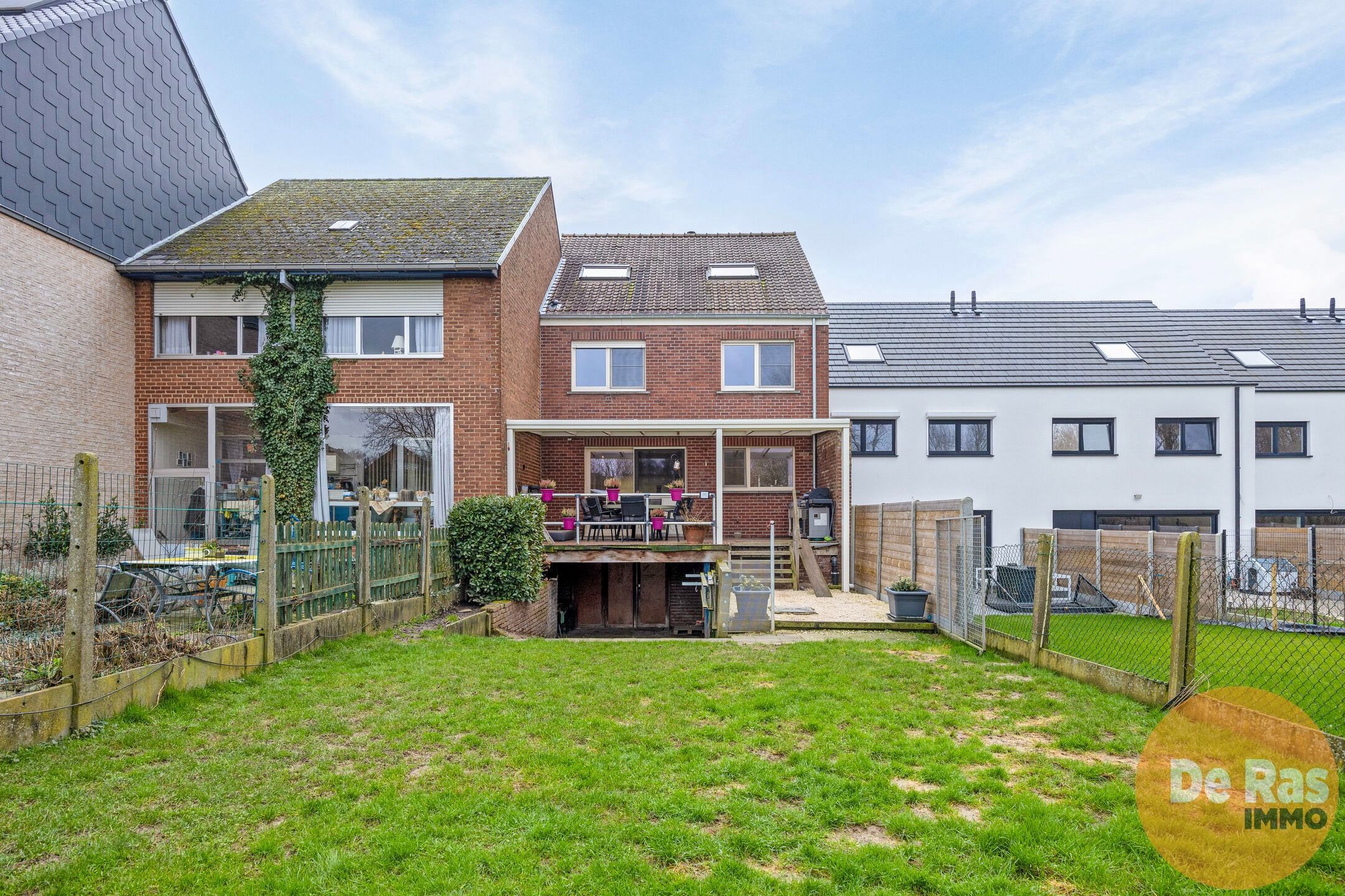 HILLEGEM - Bel étage met 5 slaapkamers en grote tuin foto 25