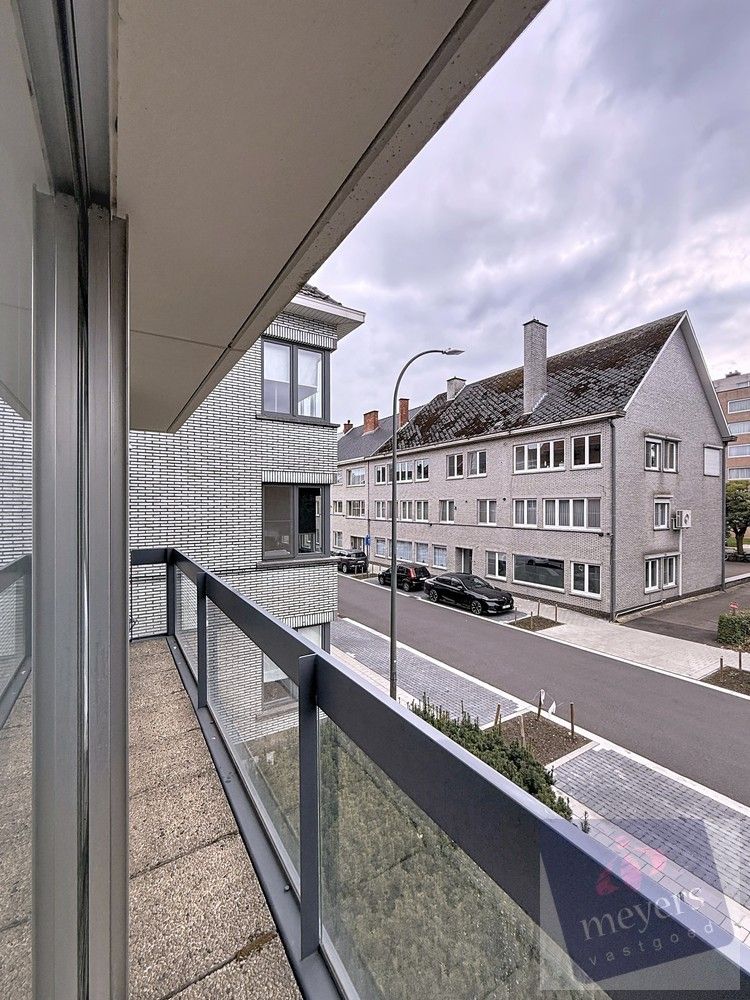 Ruim appartement met 2 slaapkamers en garage foto 6