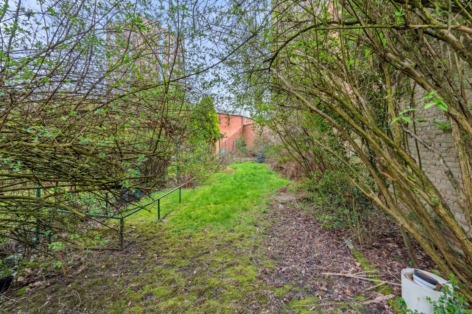 Opbrengsteigendom met tuin en 2 appartementen te koop foto 27