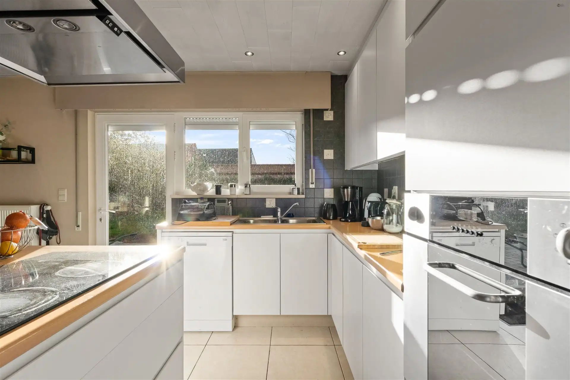 Grote grond met 2 woningen en magazijn van 700m² foto 17