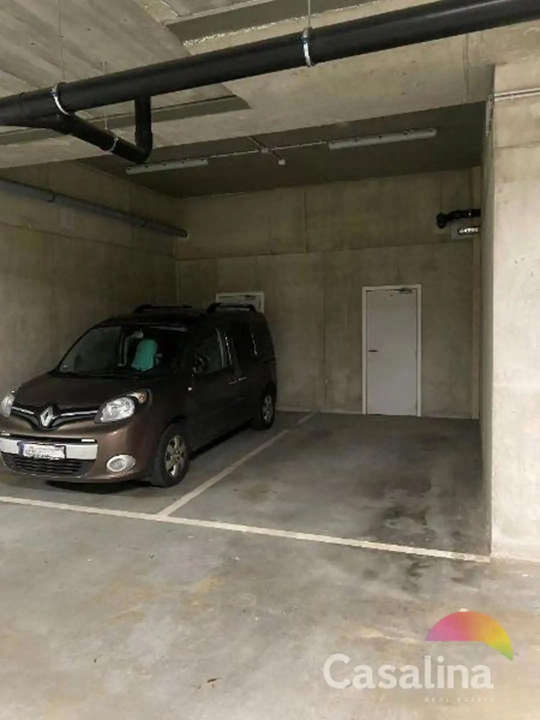 Autostaanplaats / Parking foto 4