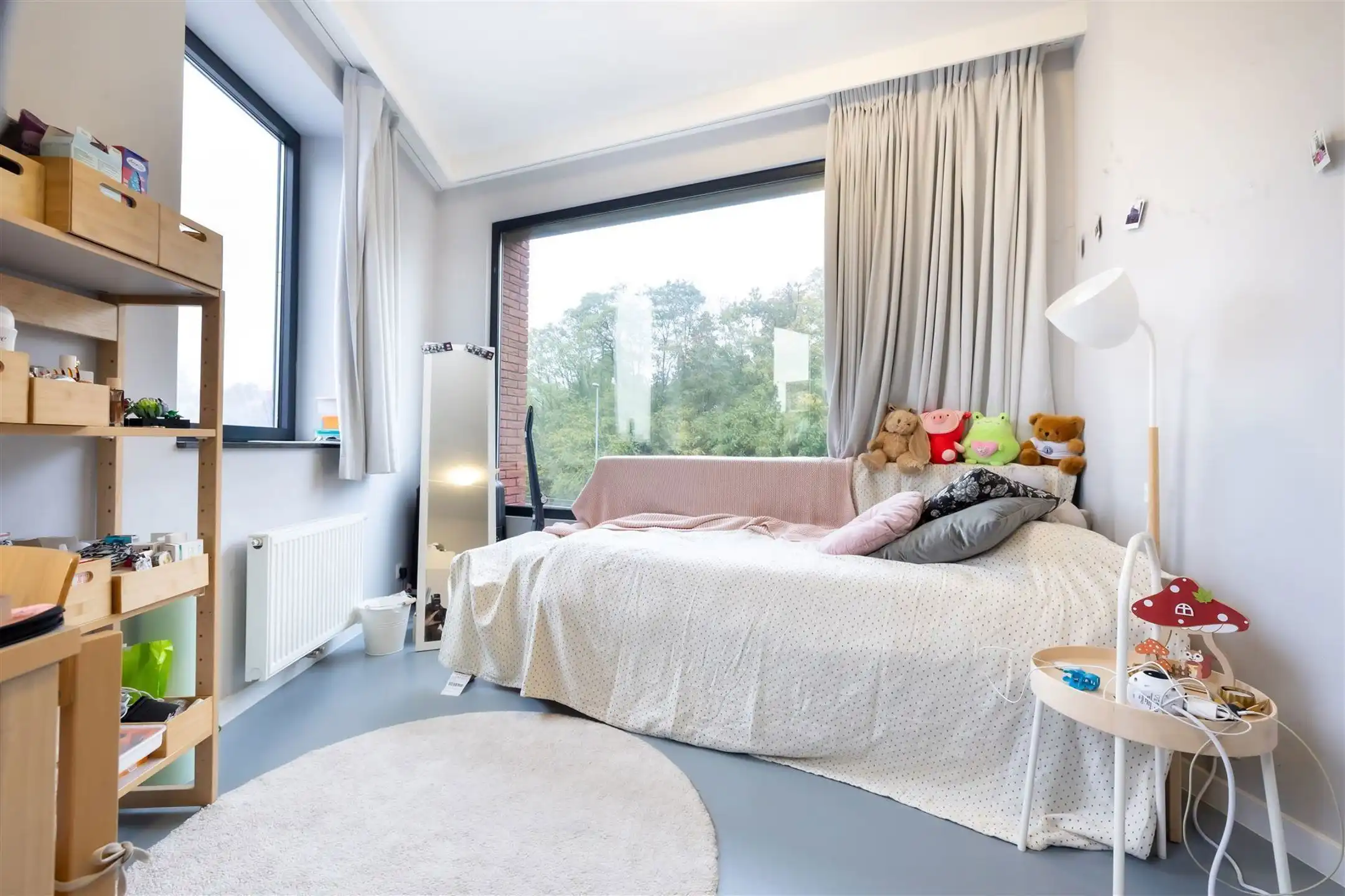 Studentkamer van ± 21m² met douchekamer foto 3