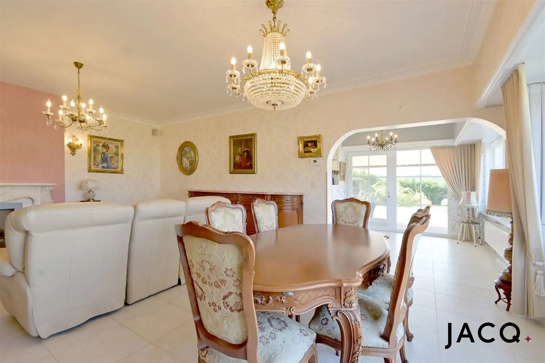 Ruime villa met 4slpk's op een prachtig perceel van 1203m²! foto 4