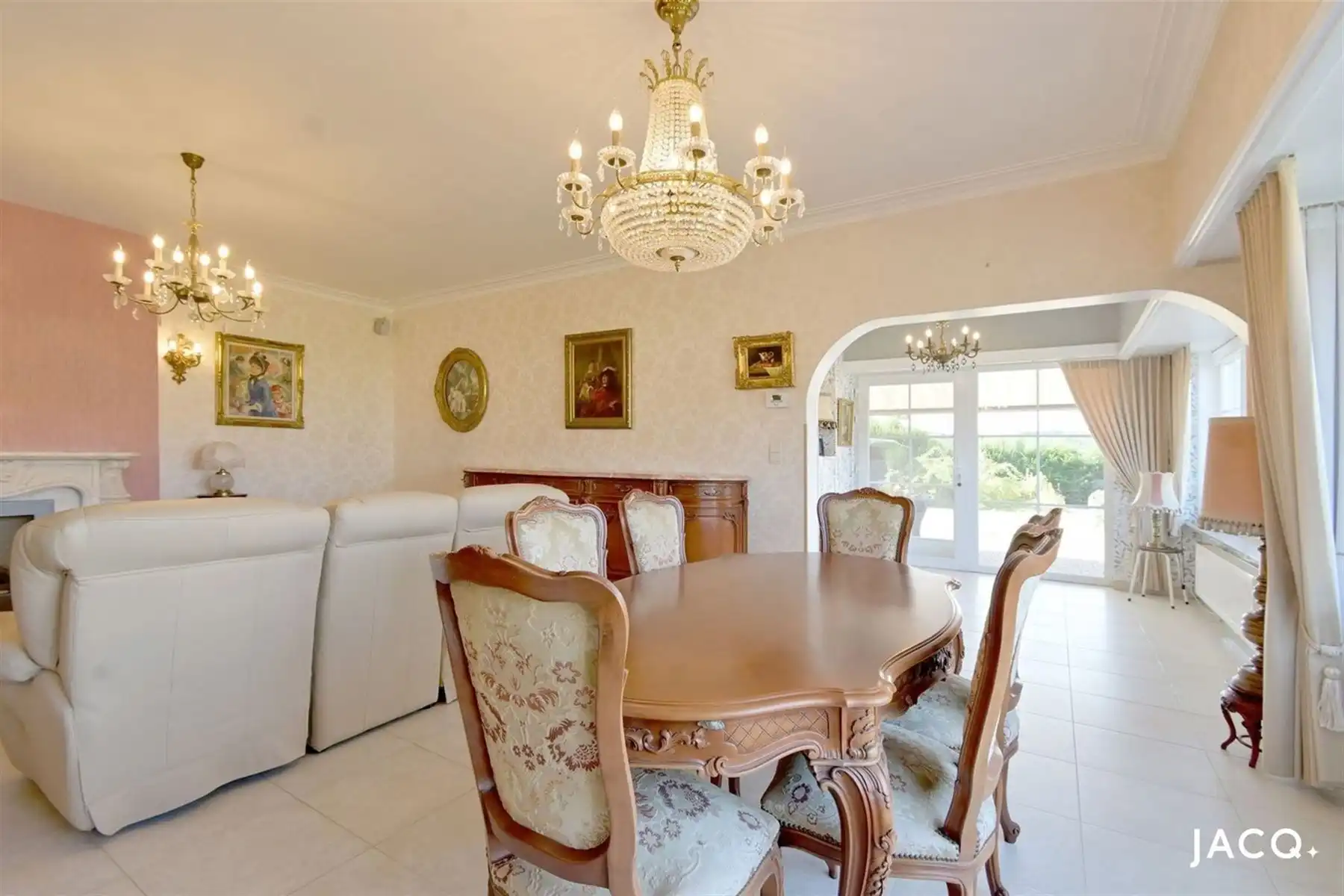 Ruime villa met 4slpk's op een prachtig perceel van 1203m²! foto 4