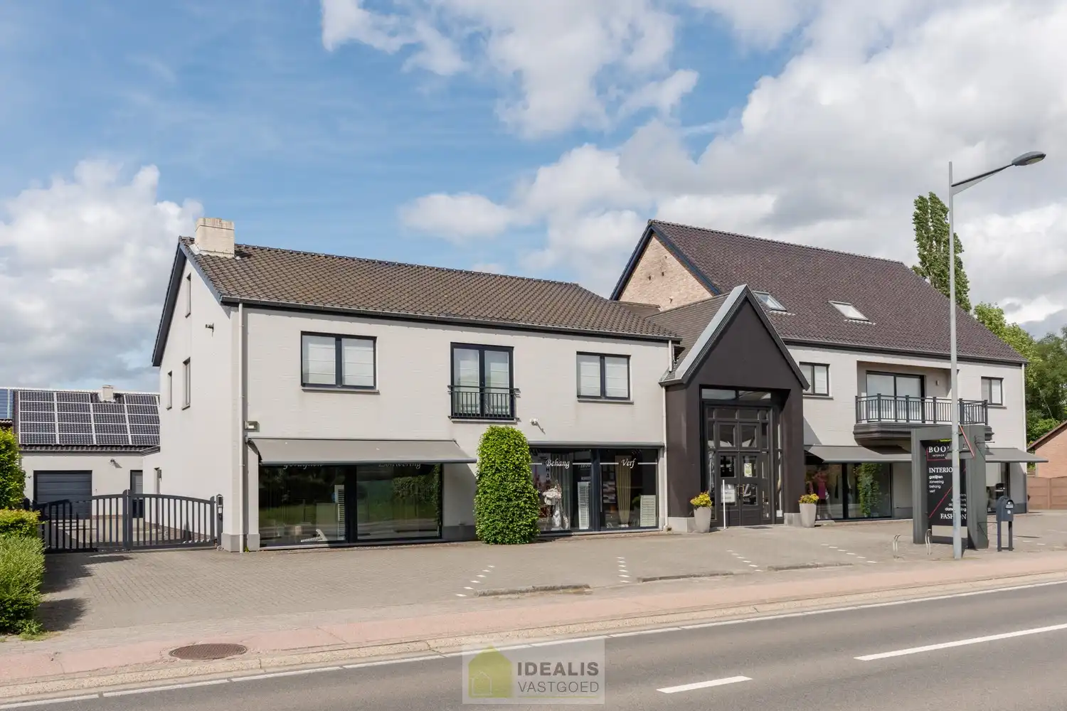 INSTAPKLARE HANDELSRUIMTE VAN MAAR LIEFST +- 410M² MET RIANTE WONING OP SCHITTERENDE COMMERCIËLE ZICHTLOCATIE!! foto 2