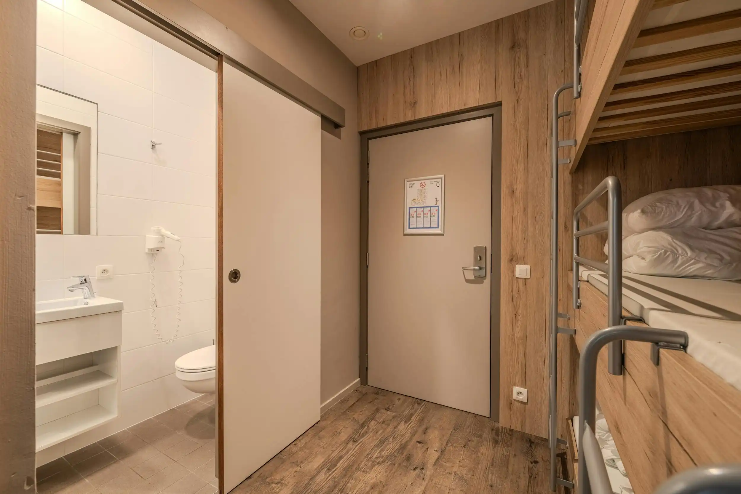 Instapklare studio te koop op een rustig domein te Westende! foto 13