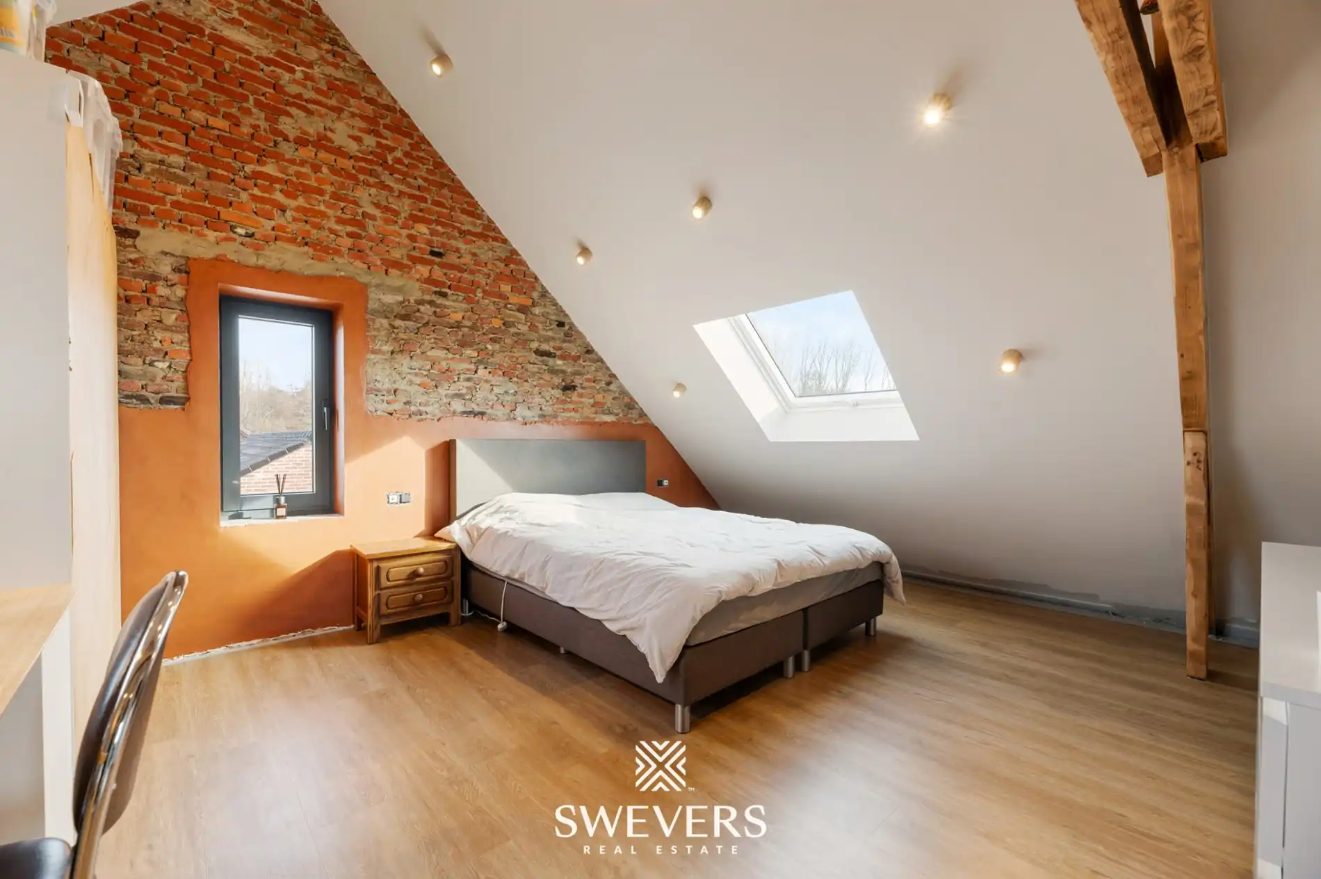 Gestripte OB met vergunde plannen en afgewerkte zolder op 10 are foto 20