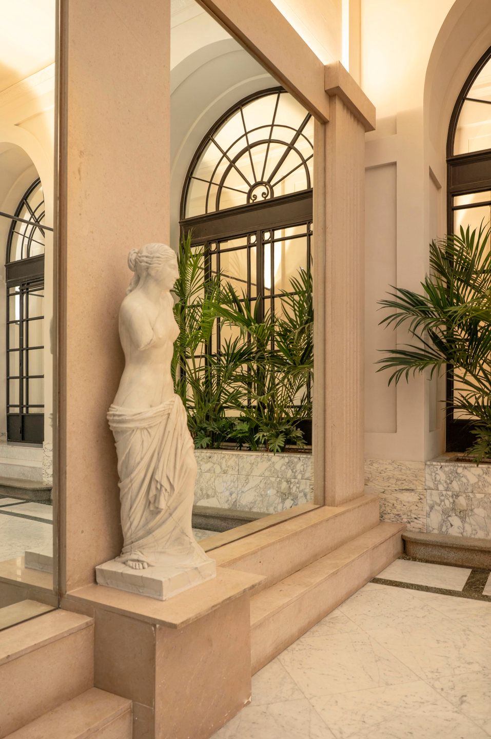 ANTWERPEN CENTRUM - Exclusief appartement met grandeur! foto 3