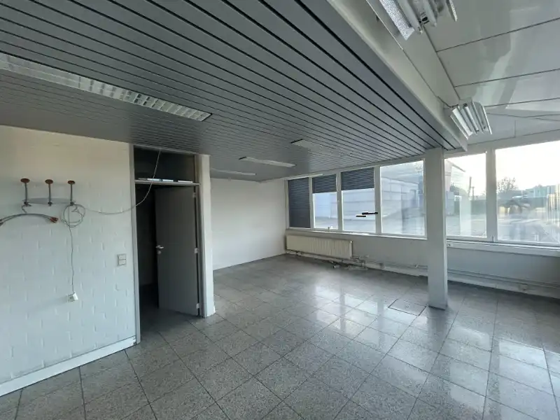 Ruime werkplaats / atelier met kantoren op topligging nabij UZ Gent foto 16