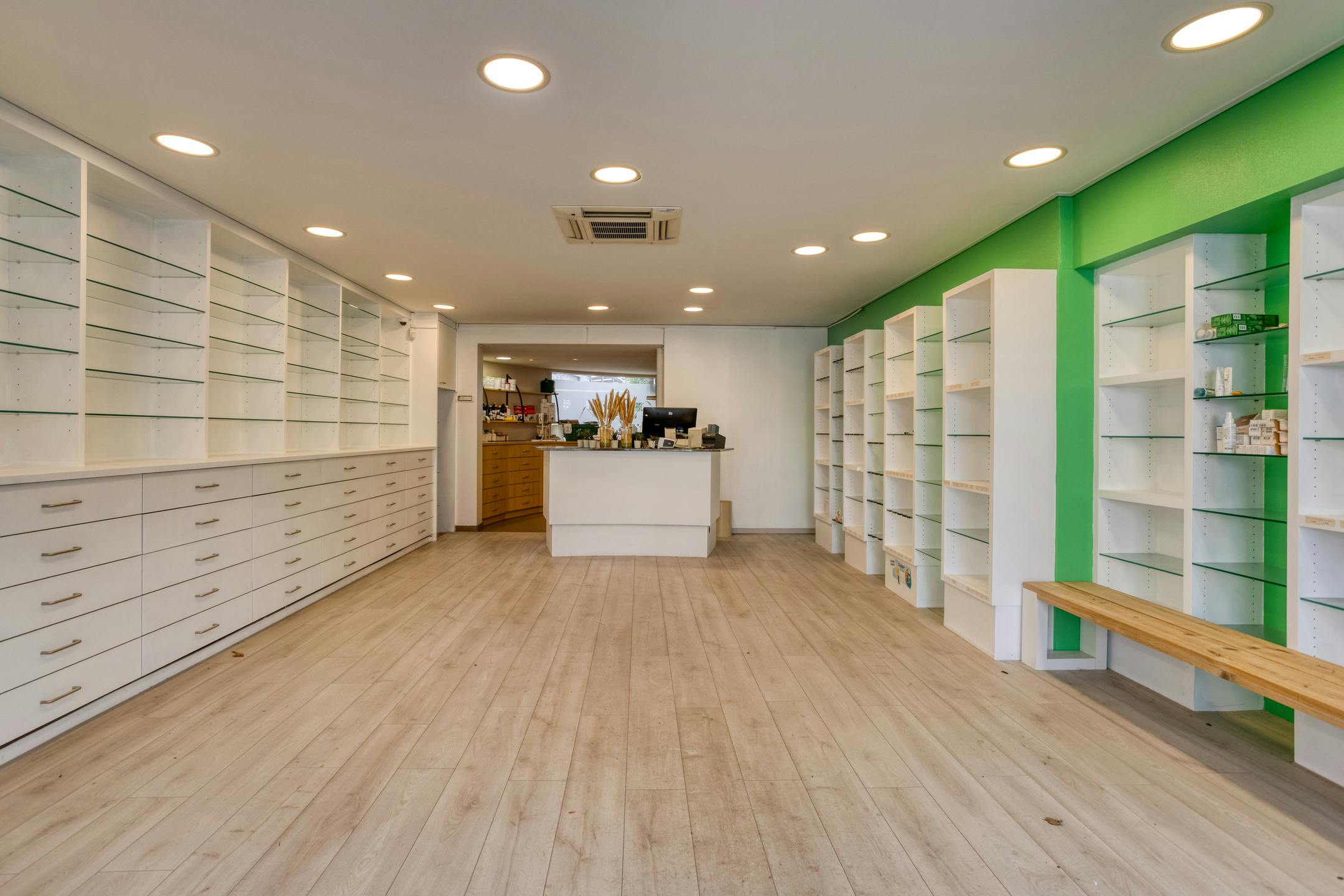 Opbrengsteigendom in centrum Assebroek  foto 4