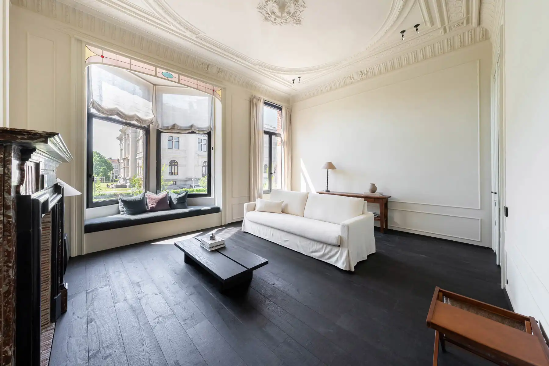 Stijlvol gerenoveerde herenwoning aan de voet van het KMSKA foto 2