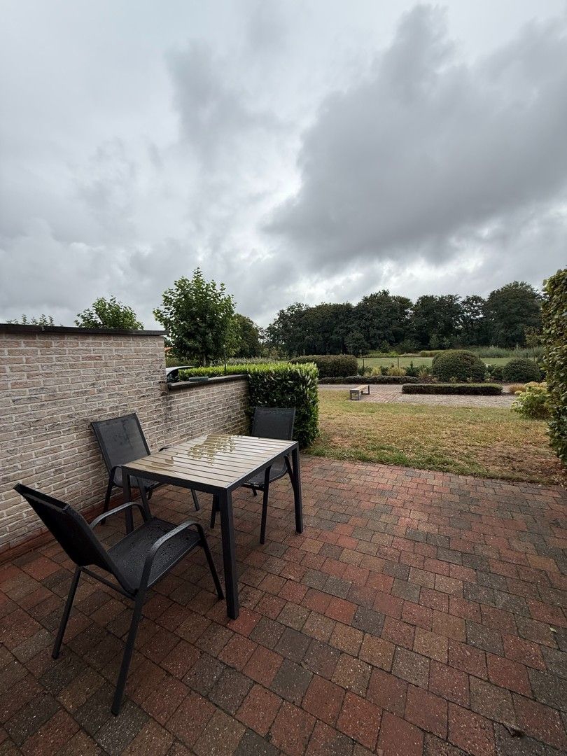 Gelijkvloers appartement met 2 slaapkamers en terras met groen uitzicht te Diepenbeek. foto 5