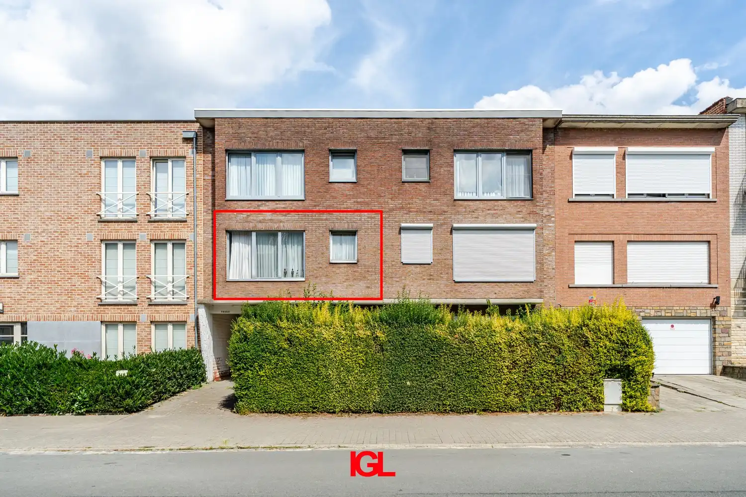 2-slaapkamerappartement met garage en kelder op gunstige ligging te Sint-Pieters-Leeuw foto {{pictureIndex}}