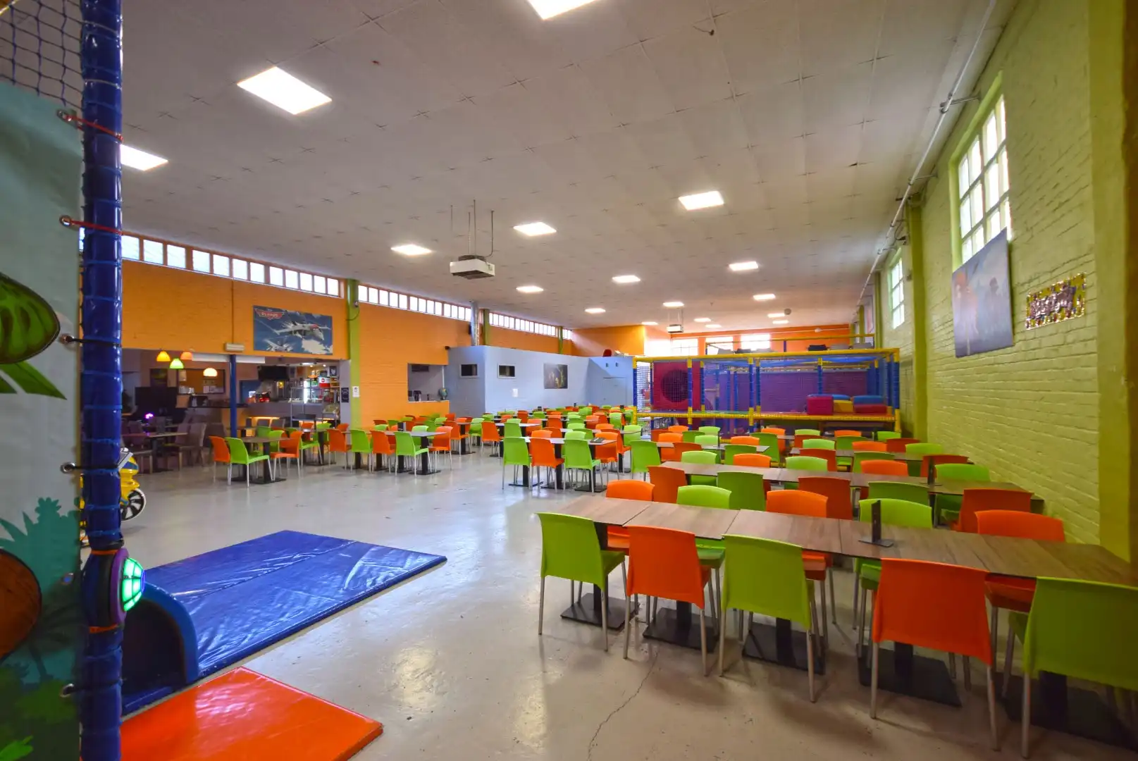 HANDELSRUIMTE/LOODS  EN BOUWGROND IN MAMMOET CENTRUM TE ROESELARE  foto 6