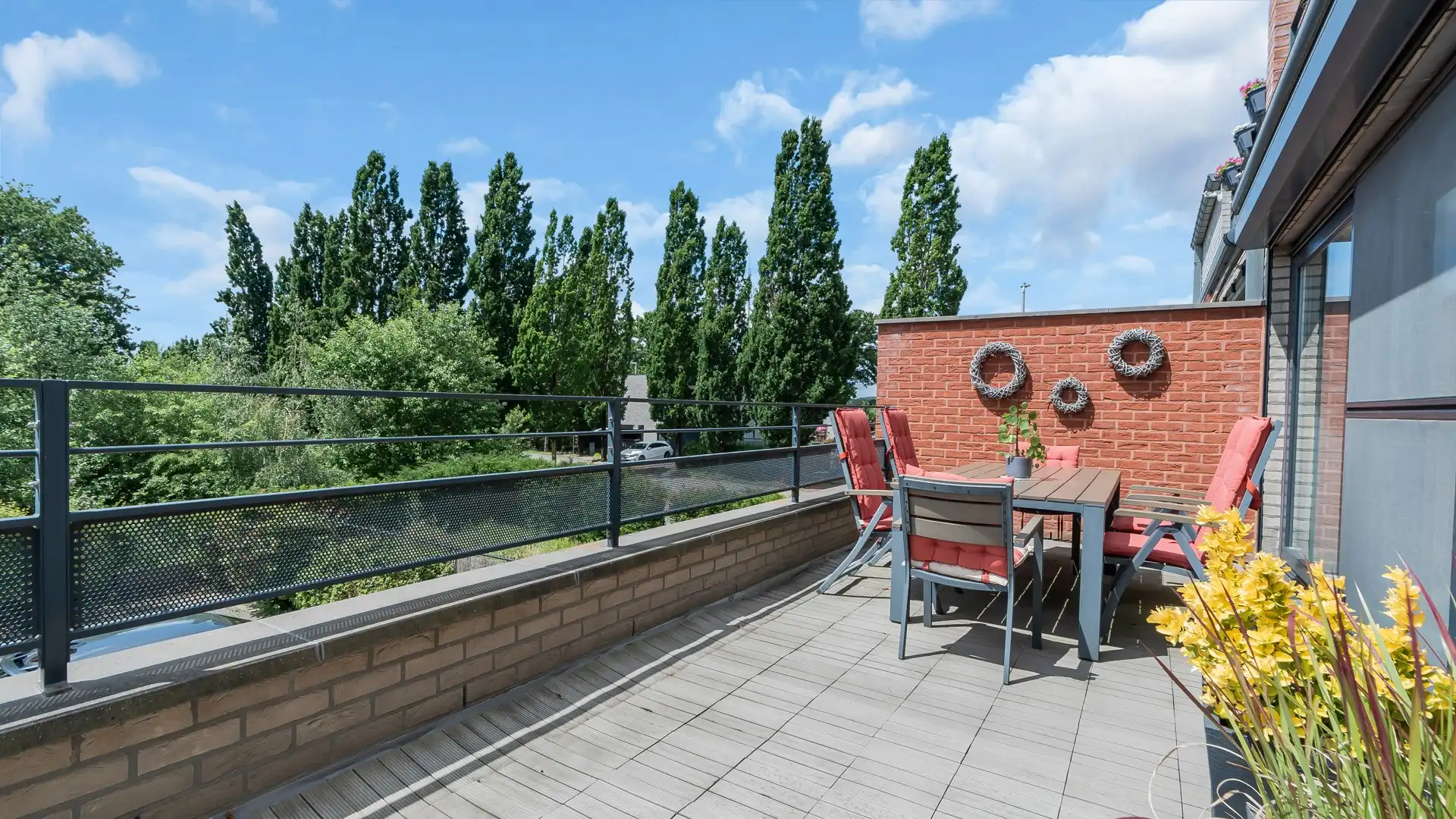 Lichtrijk, energiezuinig en instapklaar appartement met riant terras foto 16