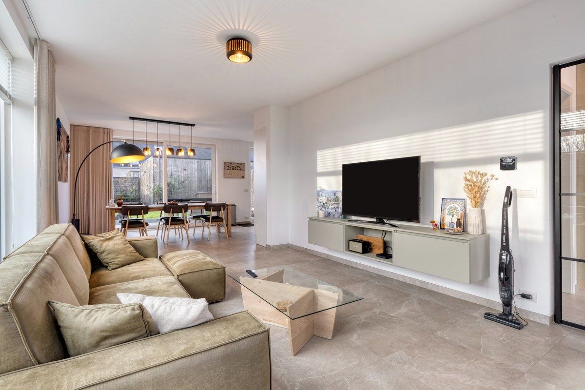 Recent gebouwde woning met 3 slaapkamers, landelijk uitzicht, garage en ruime tuin foto 6