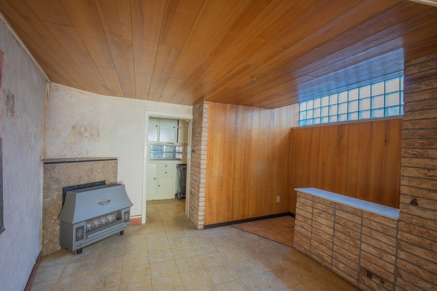 Te renoveren rijwoning in hartje Aarschot foto 4