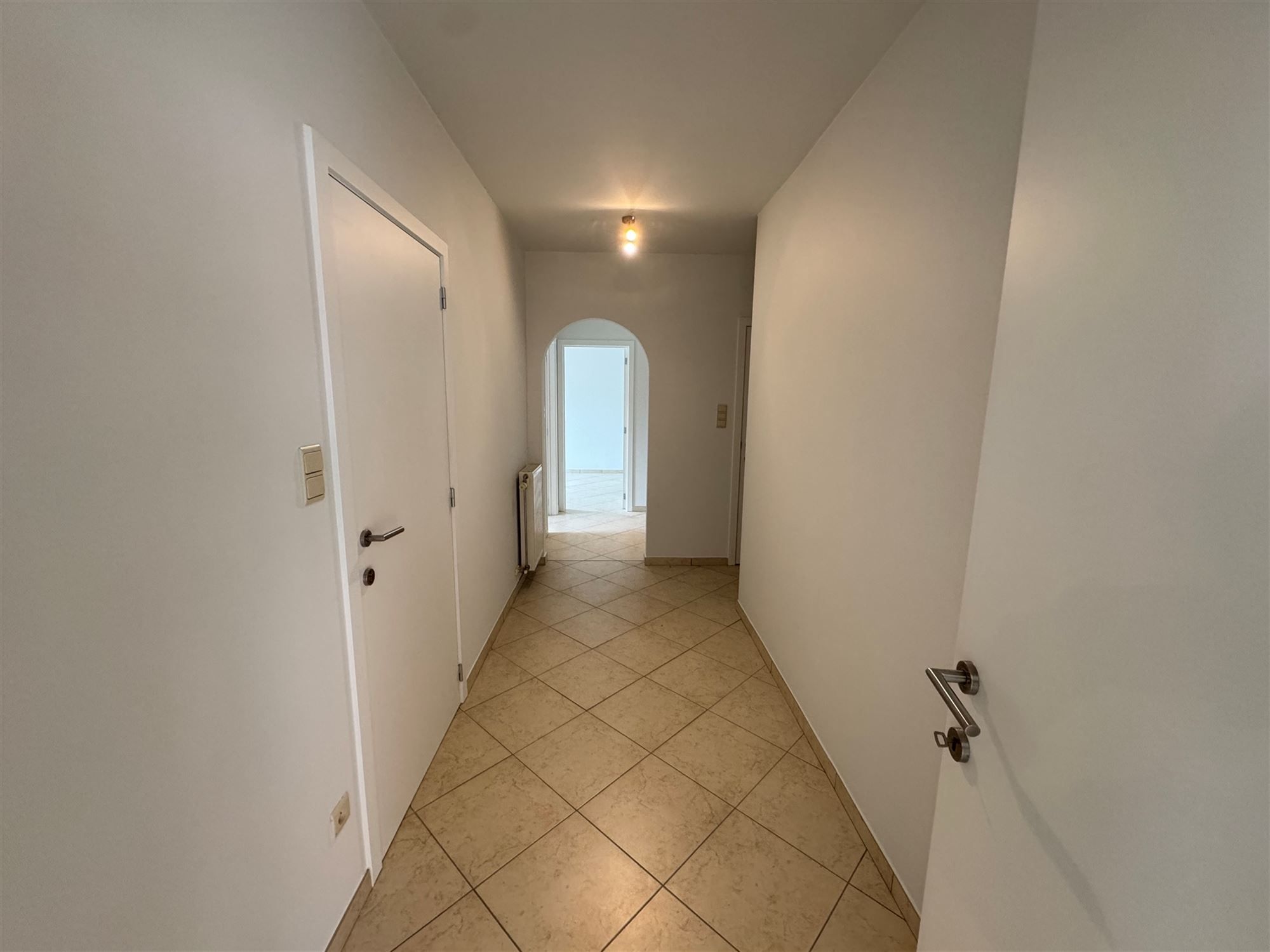 ZEER RUIM GELIJKVLOERS APPARTEMENT (119M²) MET 2 SLAAPKAMERS EN TERRAS TE HEUSDEN-ZOLDER foto 8