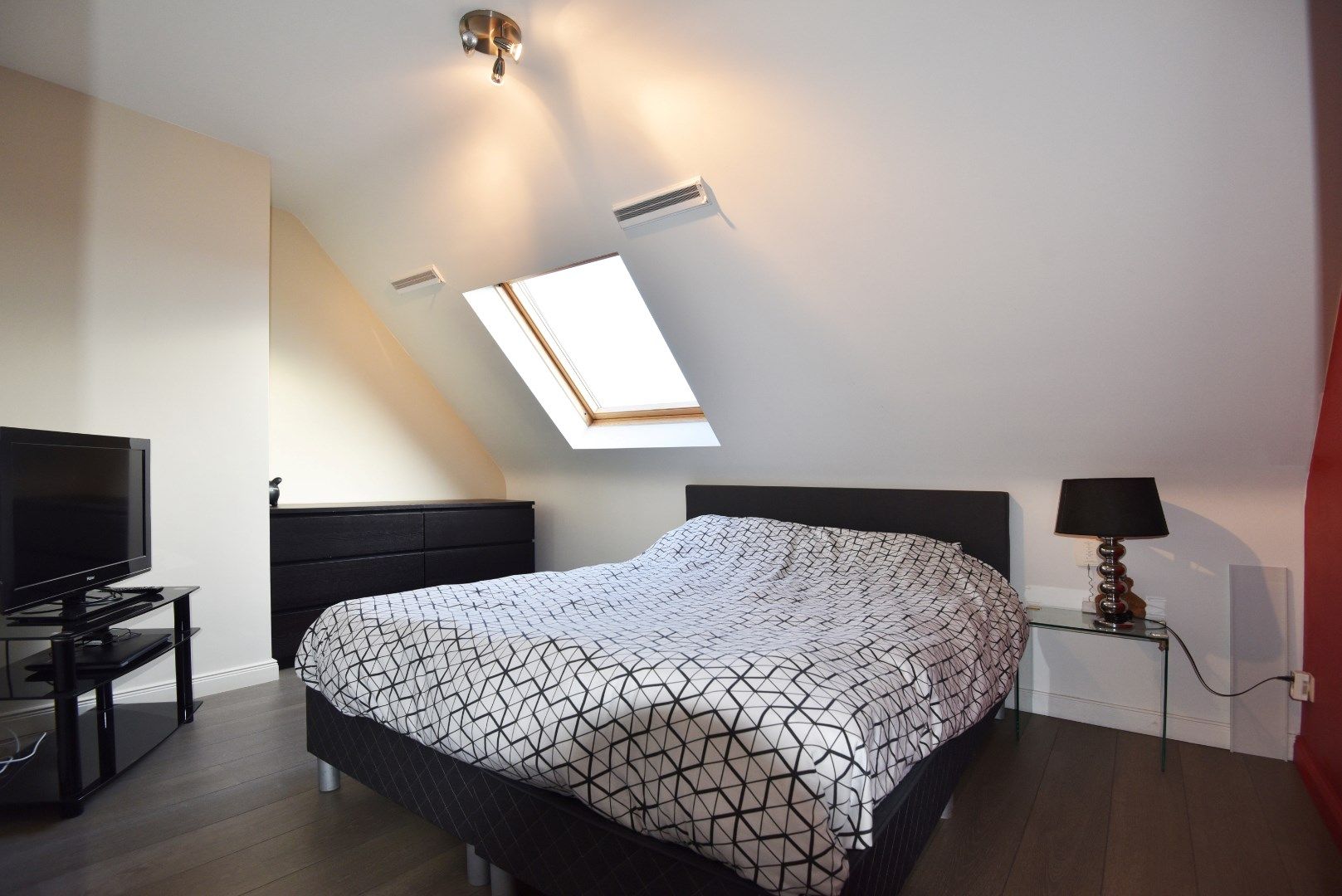 Modern duplex appartement op toplocatie te Maldegem! foto 6
