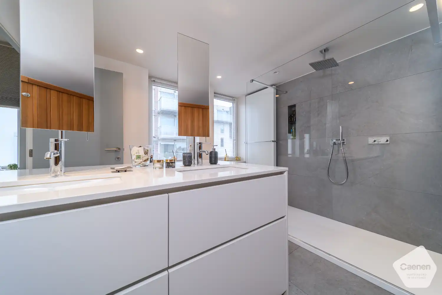 Ruim en lichtrijk appartement te koop in hartje De Panne foto 11