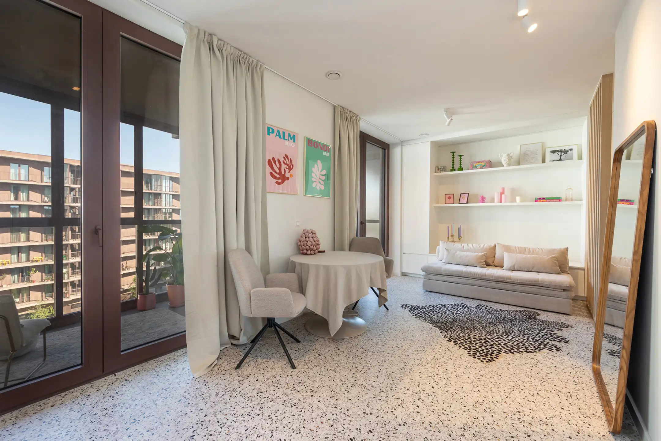 ANTWERPEN-ZUID - Eénslaapkamer appartement met magnifieke terrassen foto 4