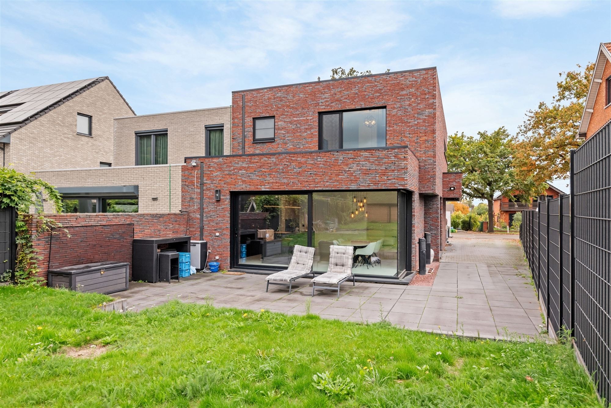 MODERNE VOLLEDIG AFGEWERKTE EN INSTAPKLARE WONING MET 3 SLAAPKAMERS EN POLYVALENTE KELDER VOOR BIJBEROEP foto 28
