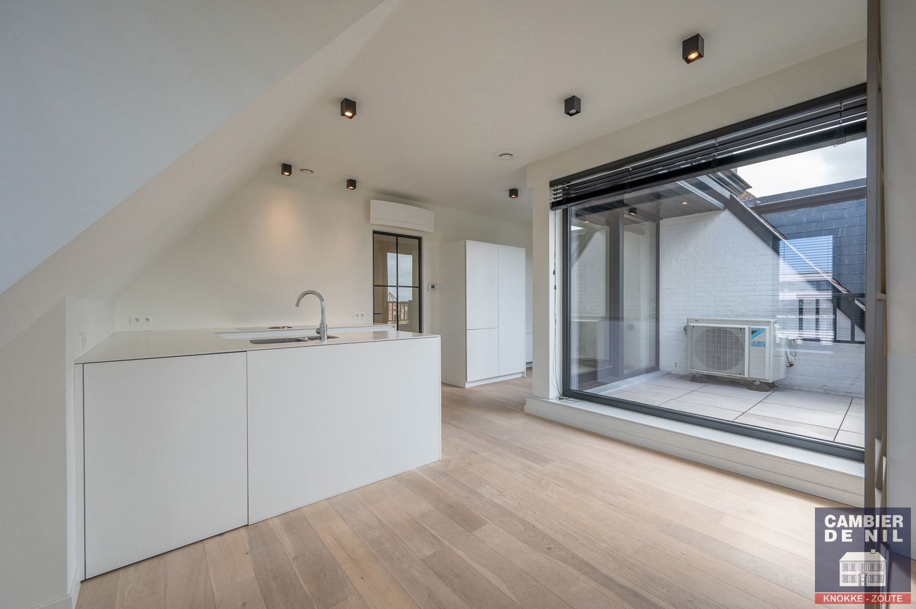 Recent, ongemeubeld 2 SK-appartement in Duinenwater  foto 6
