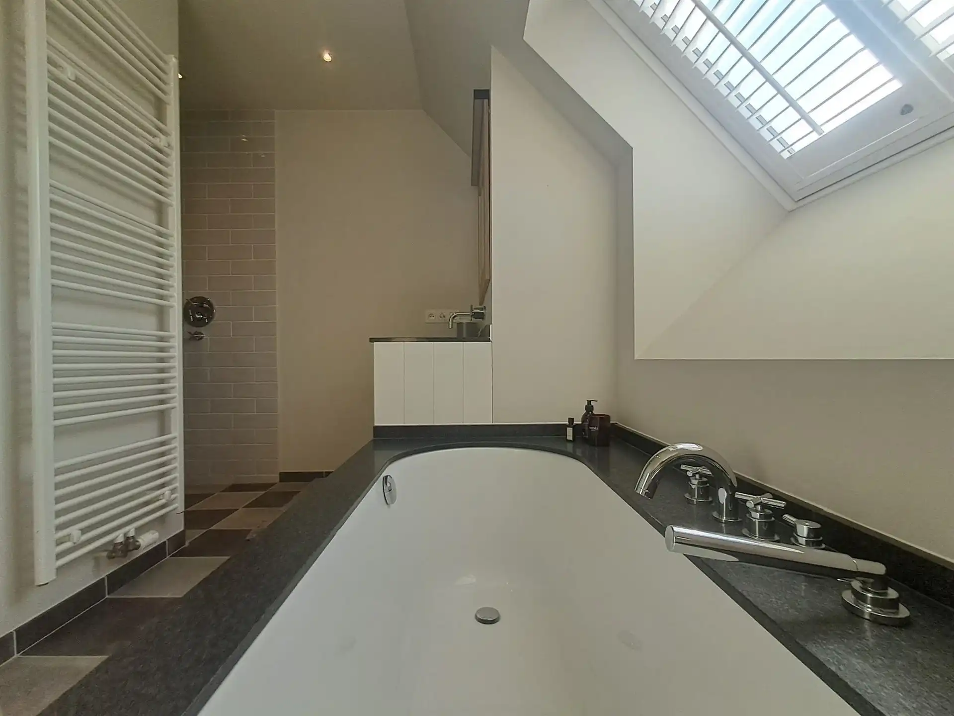 Appartement met ruime terras op topligging in Merchtem foto 18