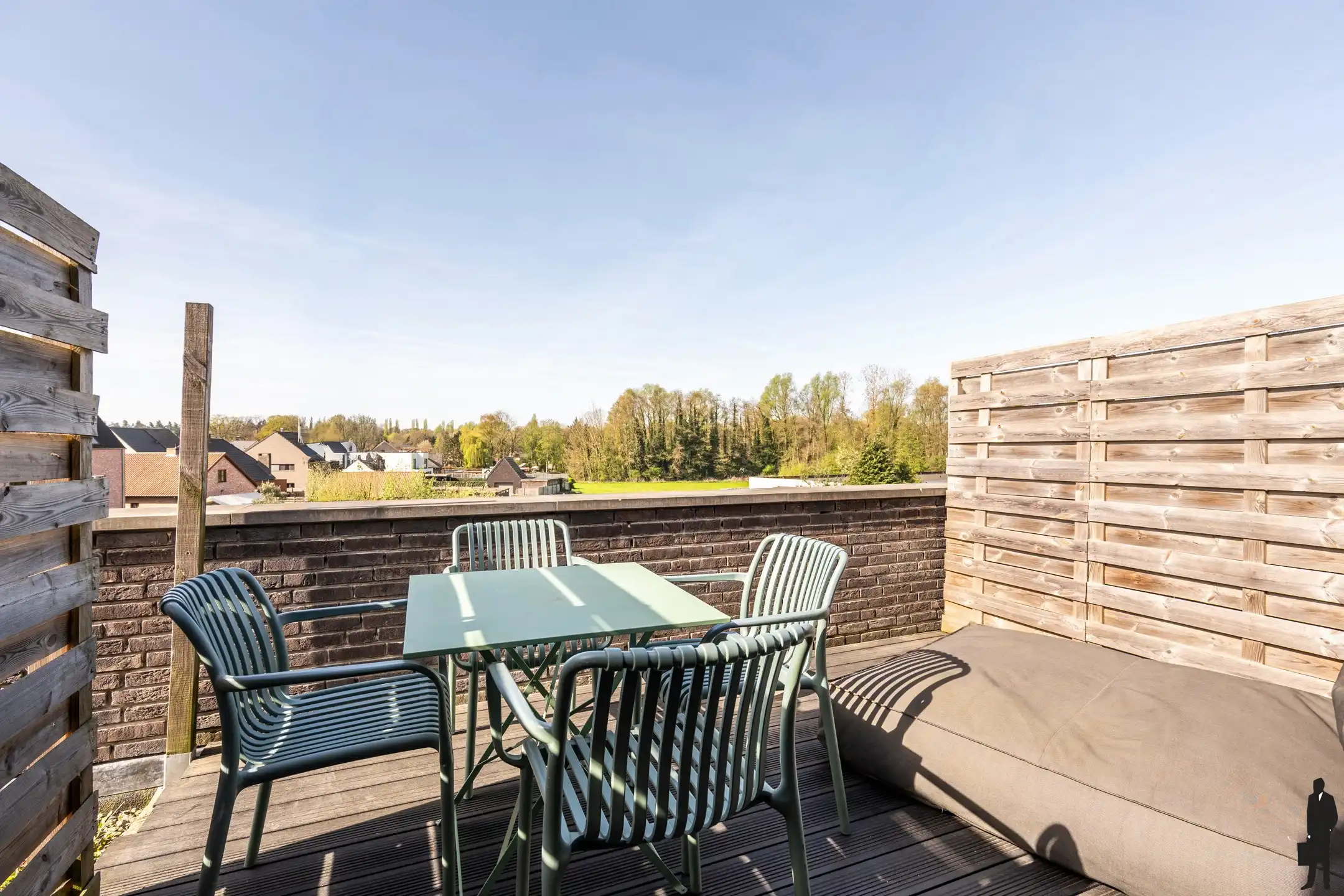 Uitstekend, lichtrijk appartement met ruim terras en garage foto 9