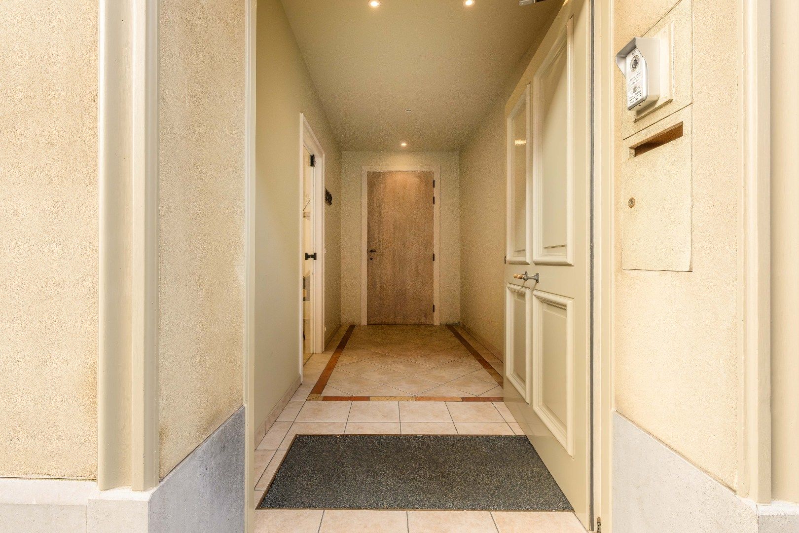 PRACHTIGE HERENWONING MET HEDENDAAGS MODERN COMFORT  foto 2