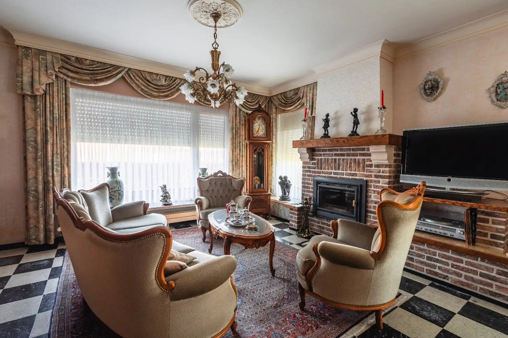 Alleenstaande woning van 291 m² met een loods van 473 m² en een schuur van 189 m² foto 16