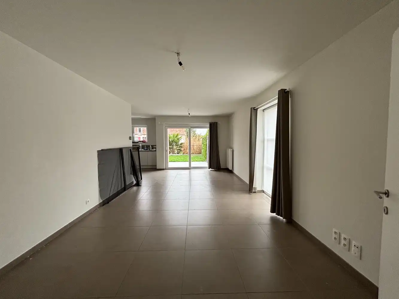 Ruime Instapklare woning te huur foto 5