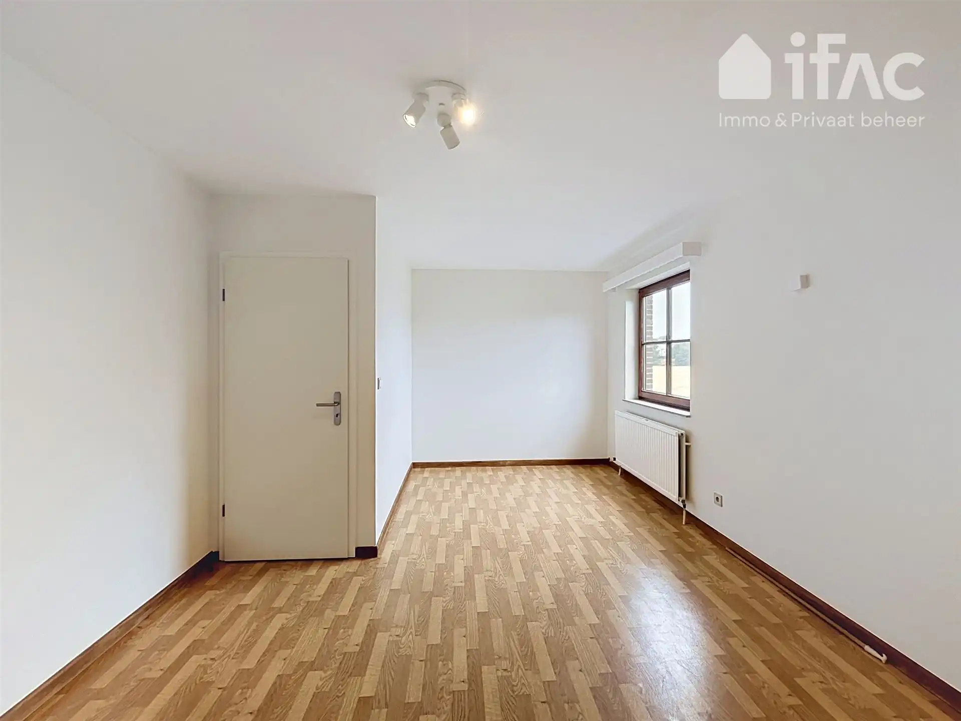 Ruime en gerenoveerde 5-Slaapkamer Villa met Tuin  foto 17