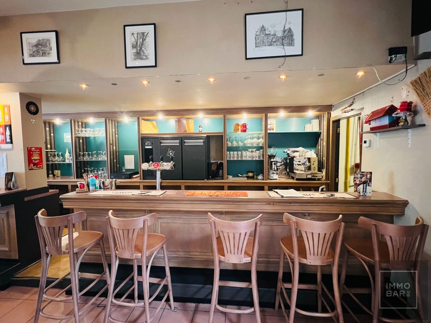 Instapklaar café met woonst te huur in Aalst foto 3