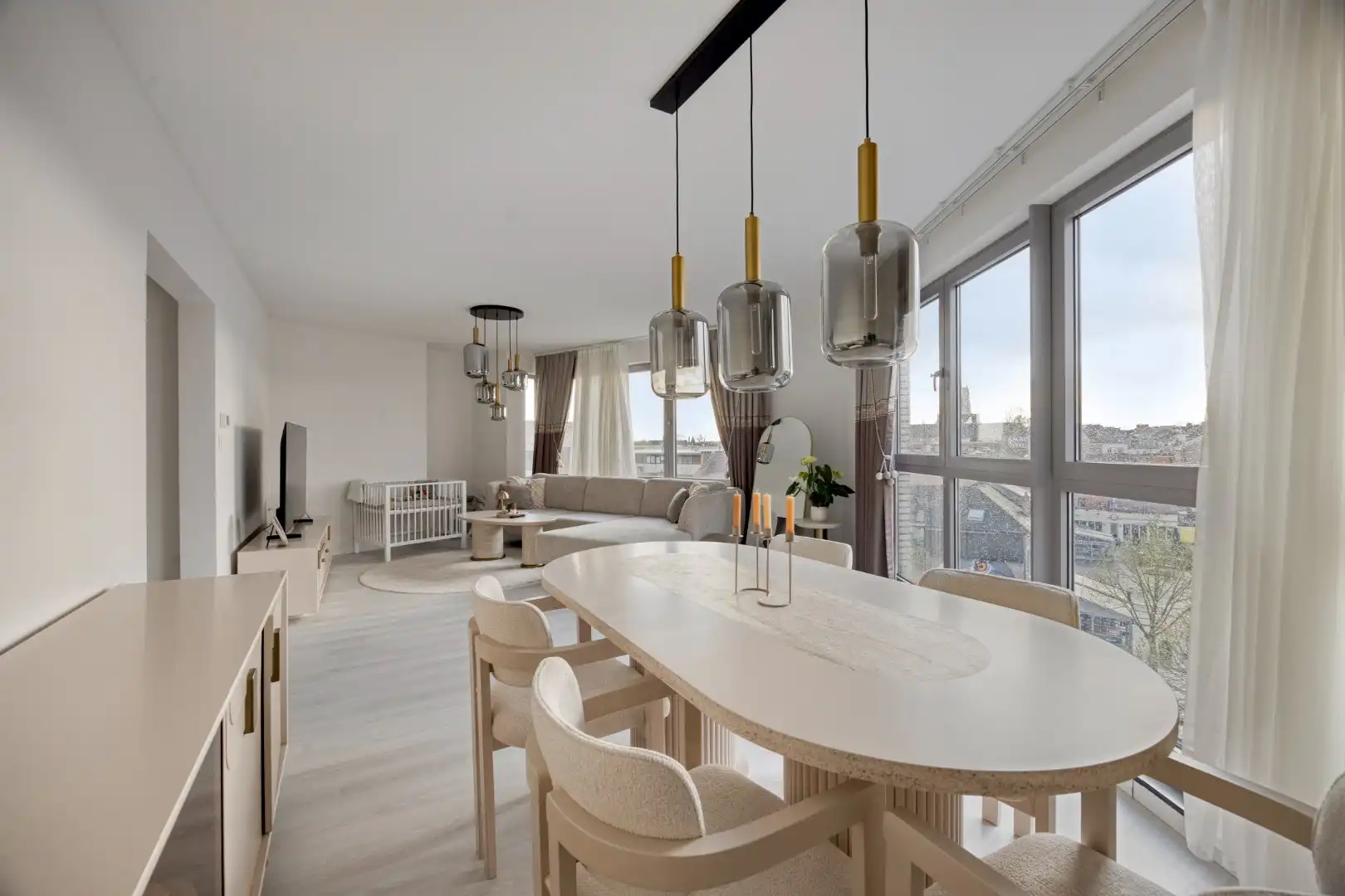 Vernieuwd en instapklaar appartement met 3 slaapkamers in Tongeren centrum foto 8