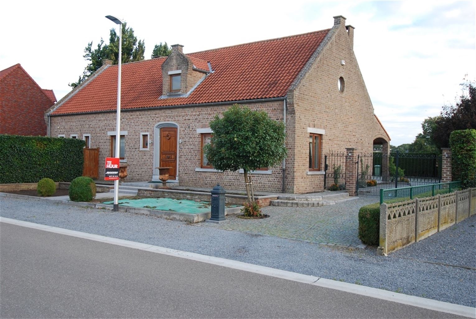 Mooie gelijkvloerse woning in landelijke stijl met rustige ligging in Wurfeld. foto {{pictureIndex}}