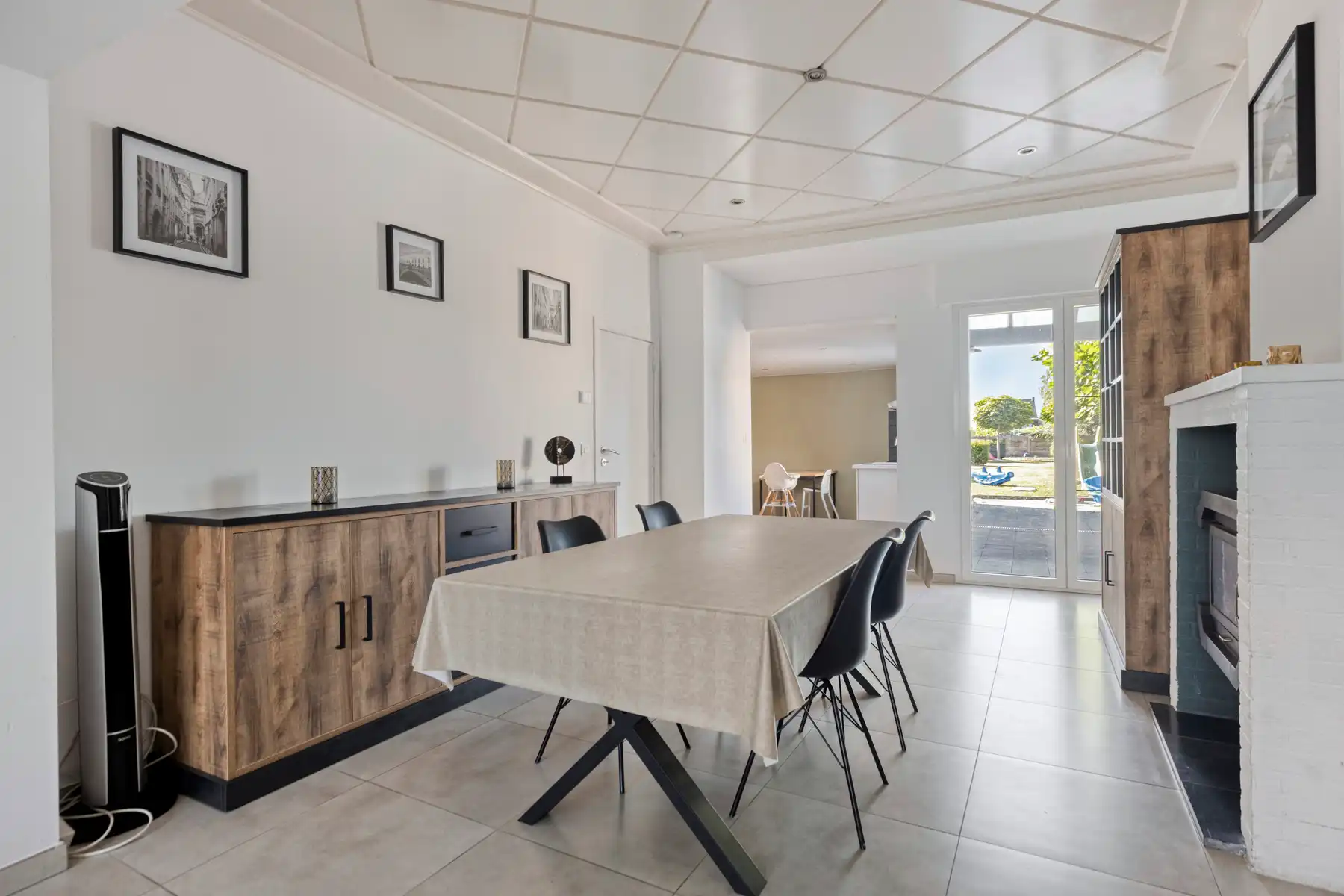 Ruime instapklare gezinswoning met 4 slaapkamers & garage. foto 7