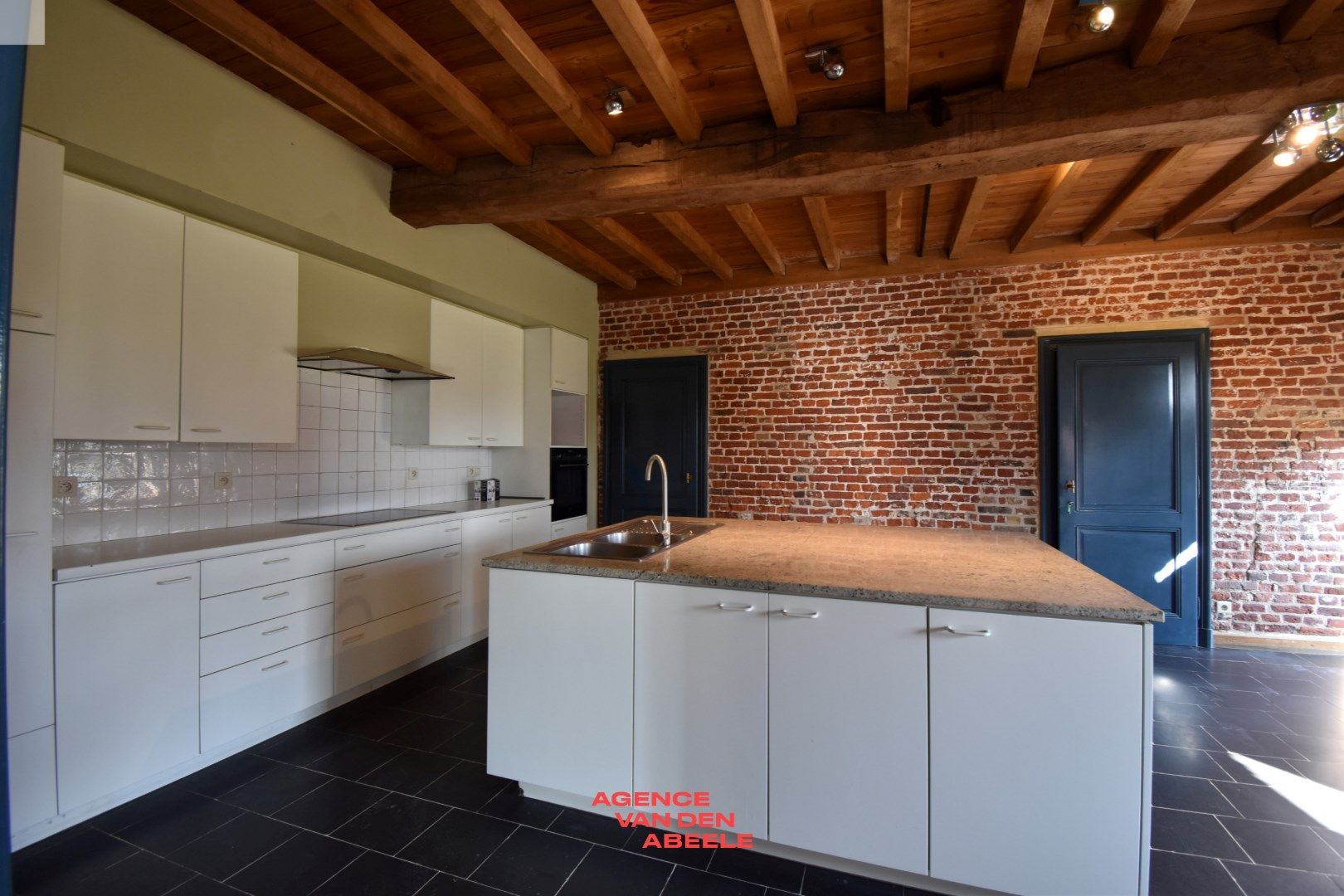 Prachtige kasteelhoeve met 5 slaapkamers op een imposant domein  foto 10