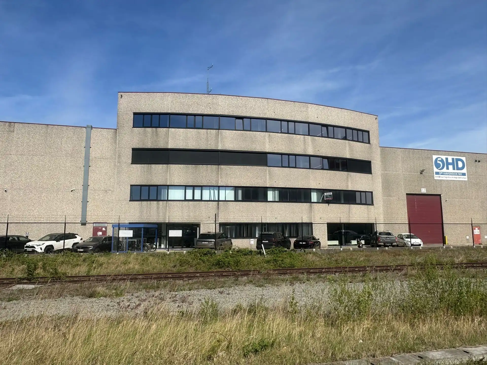 Kantoorruimte aan de Antwerpse Haven met optioneel magazijn foto {{pictureIndex}}