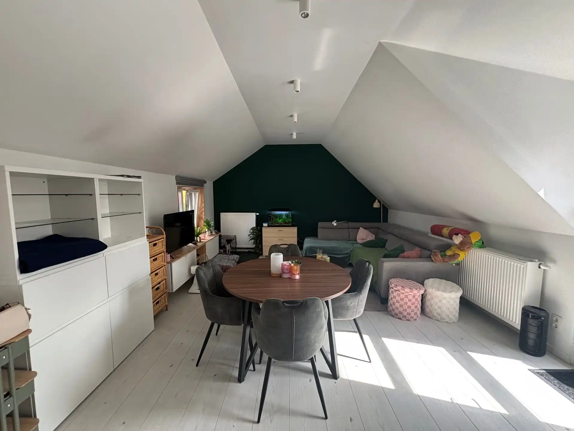 Ruime woning met 3 slaapkamers te Nieuwerkerken, op fietsafstand van het centrum van Aalst foto 16