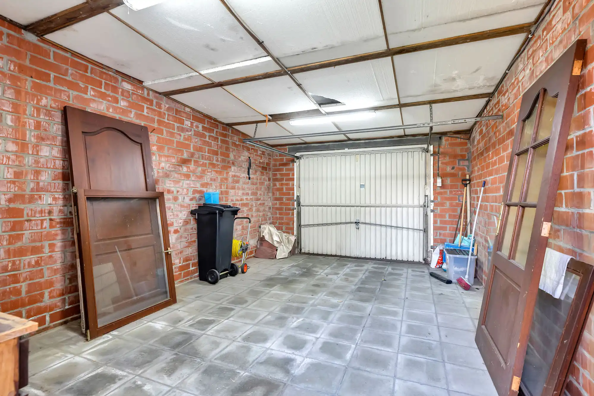 Te renoveren woning met garage en tuin foto 20
