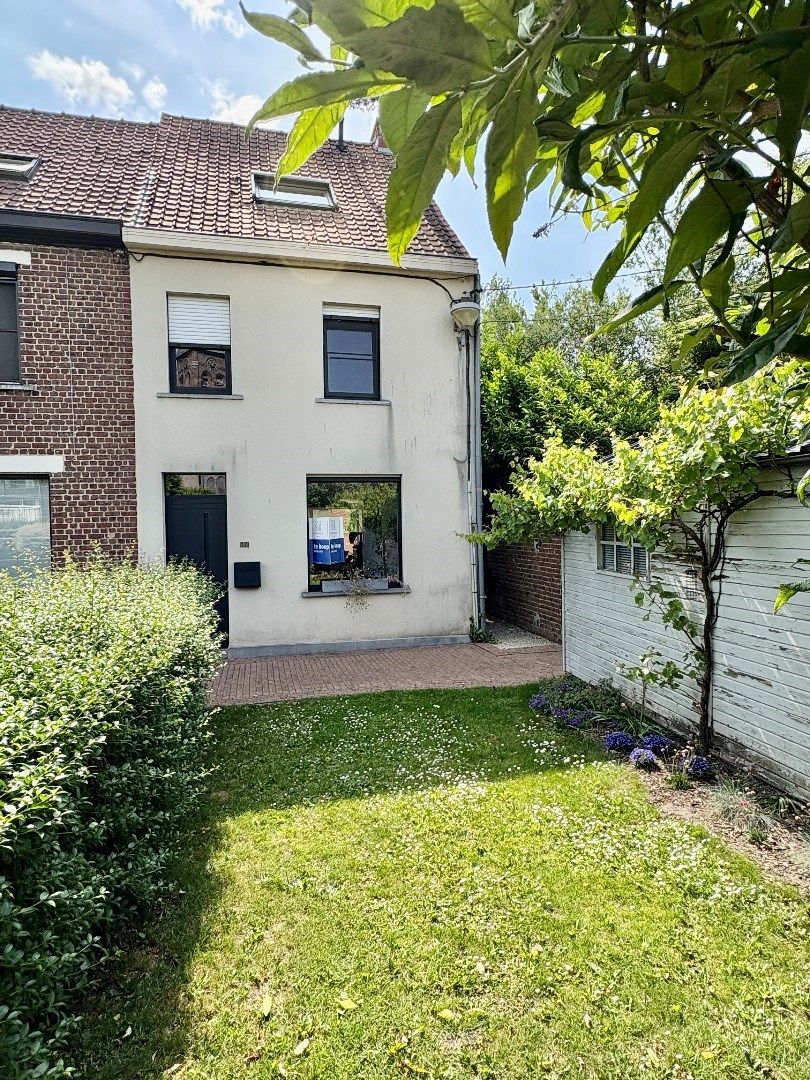 Hoogwaardig gerenoveerde woning in het centrum van Kuurne met garage. foto 2