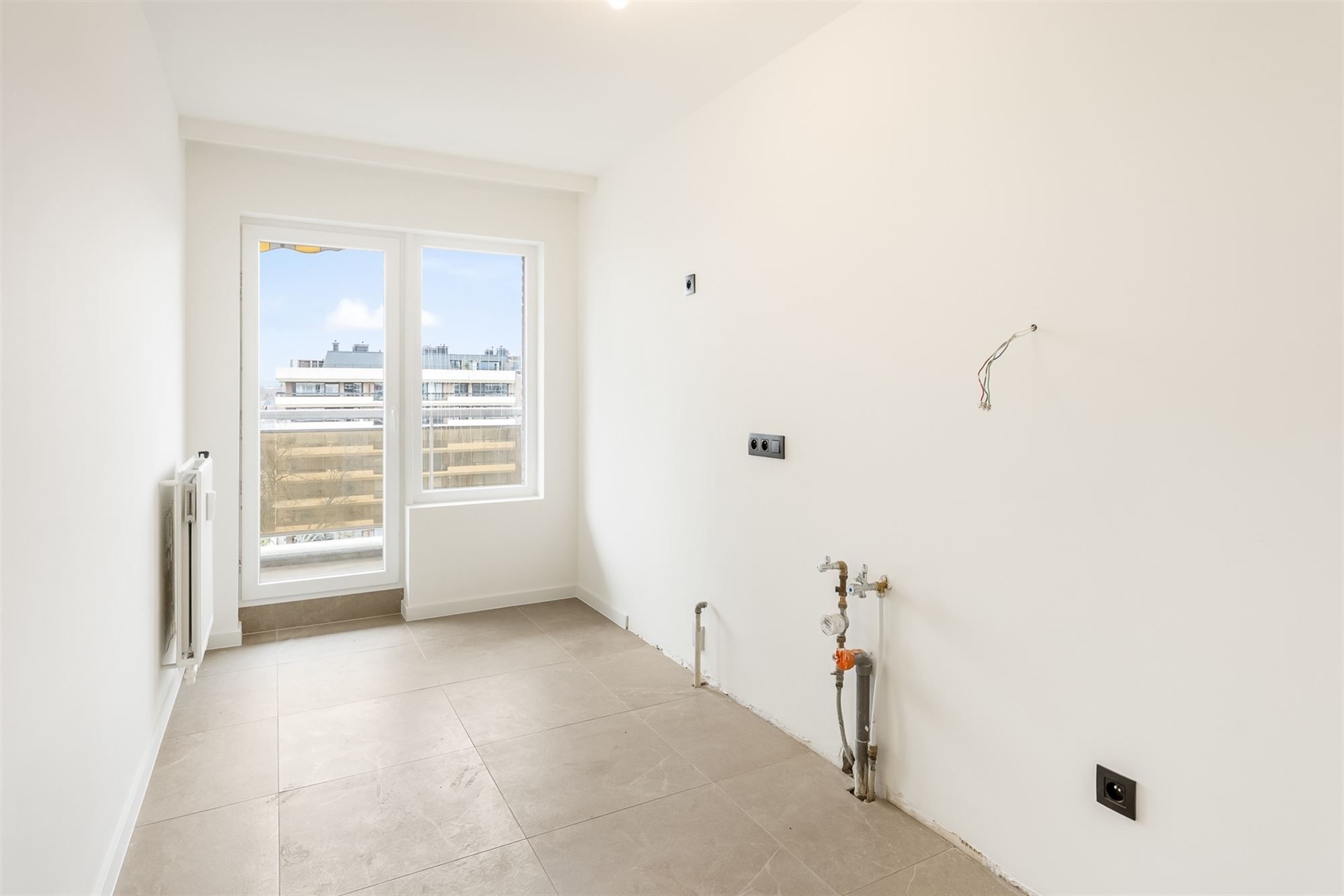 INSTAPKLAAR EN VERNIEUWD 1 SLAAPKAMER APPARTEMENT OP WANDELAFSTAND VAN HET CENTRUM foto 16