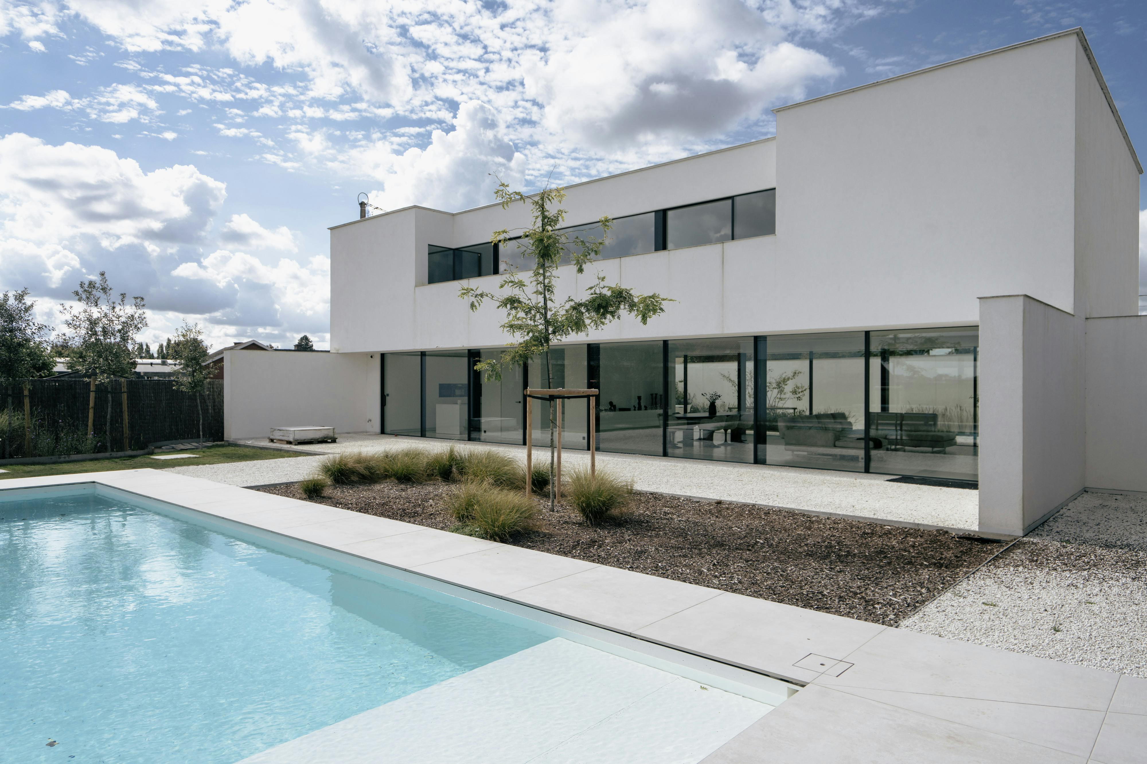 Hypermoderne strakke villa met zwembad in Gits foto 2
