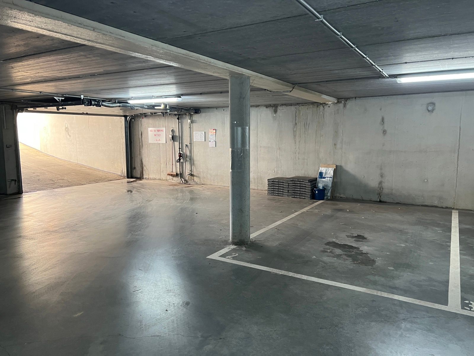 ONDERGRONDSE AUTOSTAANPLAATS TE HUUR IN CENTRUM WOLVERTEM! foto 5