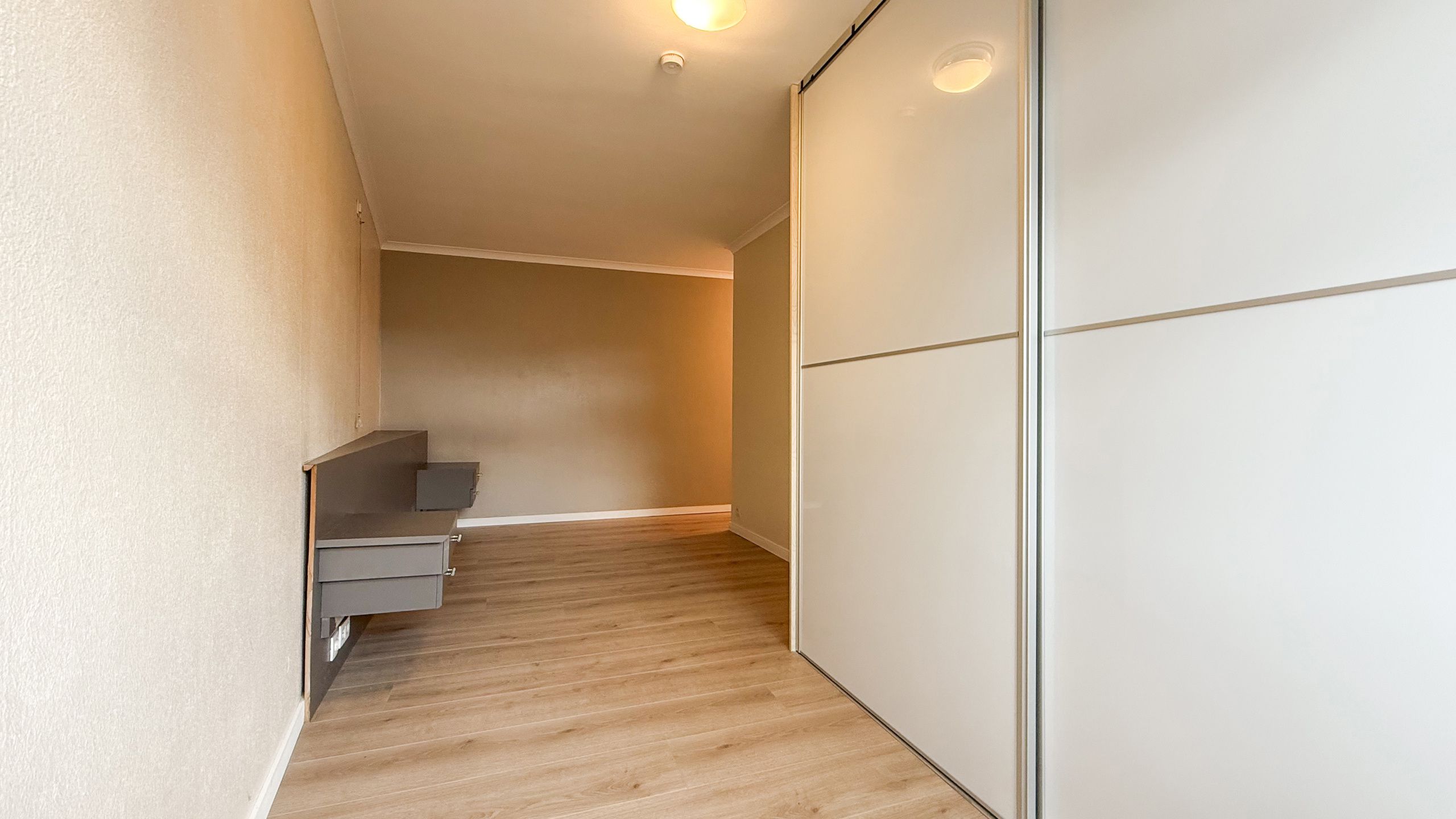 Ruim appartement met 2 slaapkamers en terras,met palletkachel foto 28